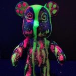 pintar y vino Barcelona. taller de pintar un oso flúor mientras bebes vino
